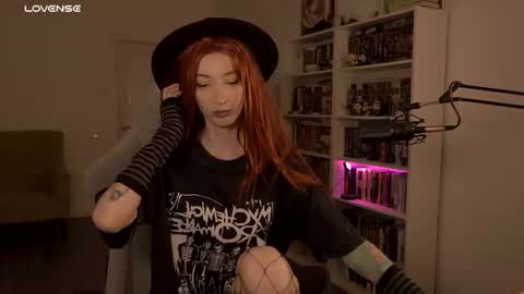 loony_moony online show from July 9, 10:28 am