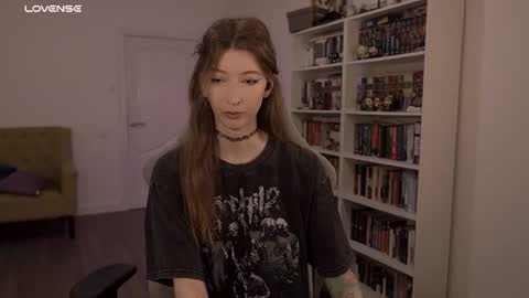 loony_moony online show from June 27, 9:43 am