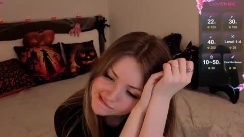 Lora online show from October 28, 6:24 pm