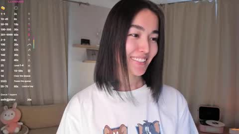 Lora control 2 min for every new Fan Club subscriber online show from February 19, 8:25 am