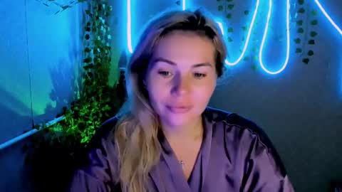 Lora online show from September 23, 2:43 am