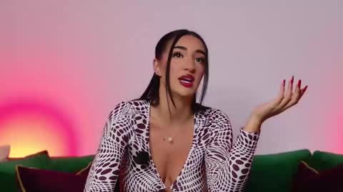 Miss online show from April 19, 6:10 pm