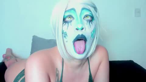 Lore Depp online show from February 25, 8:02 am