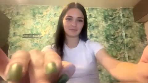 Snapshot of loreeluben chatting on September 15, 12:46 pm Olivia online show from September 15, 12:46 pm