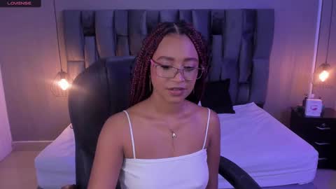 Lorena Vieira  online show from February 27, 5:58 pm