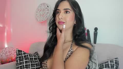 Snapshot of lorens_martin chatting on January 15, 4:21 pm L O R E N online show from January 15, 4:21 pm