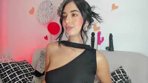 Snapshot of lorens_martin chatting on February 21, 10:28 am L O R E N online show from February 21, 10:28 am
