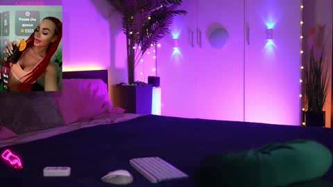 LoretteLorena online show from March 9, 7:00 am