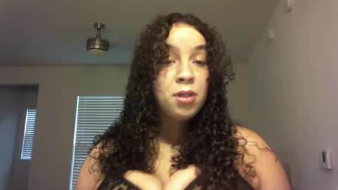 Snapshot of lotuzpetals chatting on September 22, 10:52 pm Jasmine online show from September 22, 10:52 pm