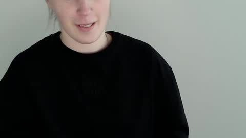 Vivian online show from November 17, 11:44 am