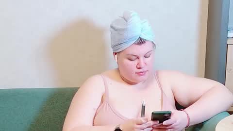 Snapshot of love_wiggy18 chatting on January 9, 12:09 pm Ally online show from January 9, 12:09 pm