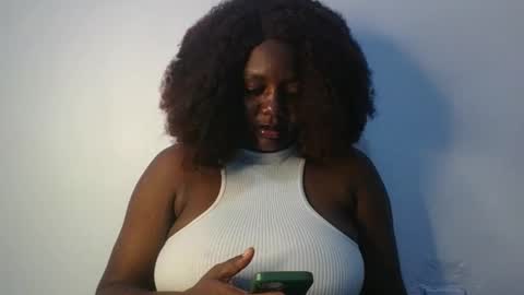 Snapshot of lovecumsluttie chatting on October 11, 6:43 pm mila online show from October 11, 6:43 pm