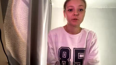 Snapshot of lovelladeboer chatting on October 4, 7:14 am Ella online show from October 4, 7:14 am