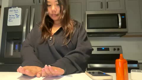 Snapshot of lovellly_ chatting on January 24, 10:51 pm Love online show from January 24, 10:51 pm