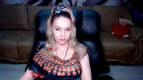 private open online show from January 18, 3:30 pm