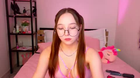 Snapshot of lovely_poppy chatting on October 4, 2:50 am Lolly online show from October 4, 2:50 am