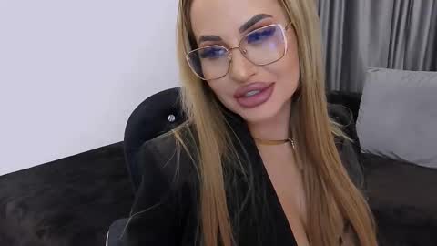 PrAllinXXXa online show from November 21, 12:01 am