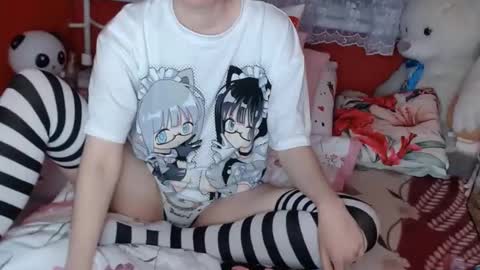Snapshot of lovelynekochan chatting on February 19, 12:35 am   Lisa Cherry  online show from February 19, 12:35 am