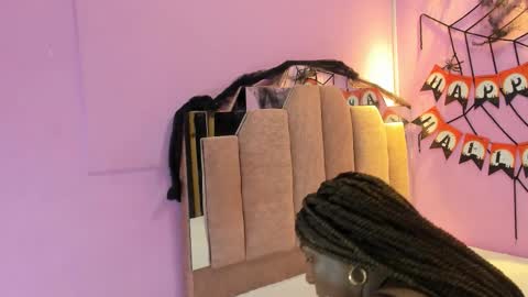 L O V E  online show from November 4, 11:48 am