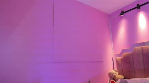 L O V E  online show from February 17, 12:04 pm