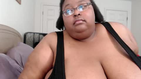 Alyson online show from April 25, 12:24 am