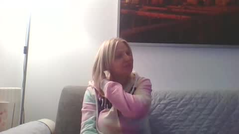 Marlyn online show from December 13, 11:10 pm