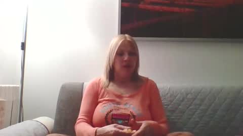 Marlyn online show from March 23, 10:16 pm