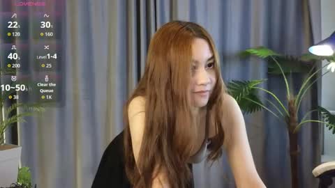 lowkeywild_ online show from June 5, 5:44 am