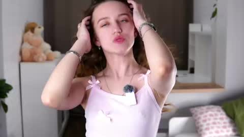 Amelia online show from April 5, 12:15 pm