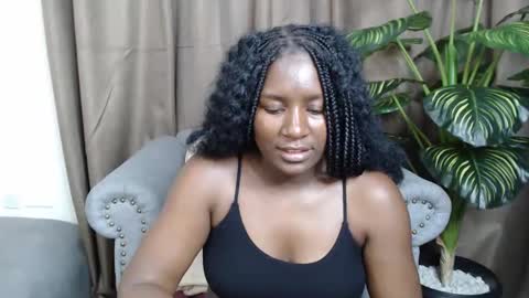 loyalcutie online show from March 12, 5:35 am