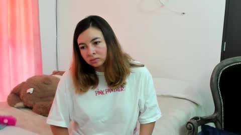 luara__01__lecat_1 online show from February 22, 11:55 am