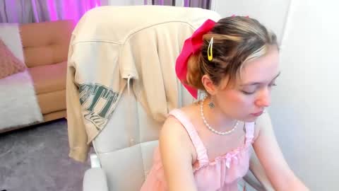 Snapshot of lucia_copper chatting on October 20, 2:20 pm lucia_copper online show from October 20, 2:20 pm