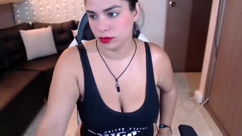 LUCIA online show from September 15, 1:36 am