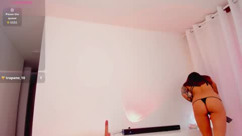 Snapshot of lucia_lee_ chatting on October 16, 6:54 pm Lucia online show from October 16, 6:54 pm