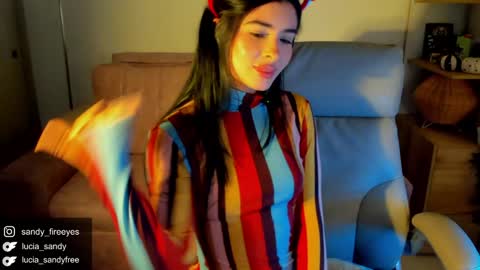 Snapshot of lucia_sandy chatting on October 3, 11:32 pm Lu Intagramsandy fireeyes online show from October 3, 11:32 pm
