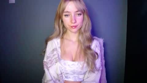 Lucy online show from November 25, 7:32 am