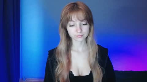 Snapshot of luciacam20 chatting on January 14, 6:24 am Lucy online show from January 14, 6:24 am