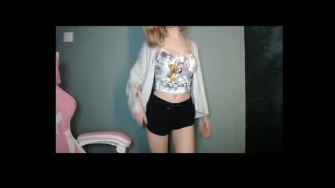 Lucy online show from April 7, 6:32 pm