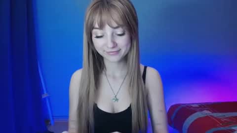 Snapshot of luciacam20 chatting on January 25, 7:38 pm Lucy online show from January 25, 7:38 pm