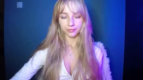 Snapshot of luciacam20 chatting on October 8, 7:07 pm Lucy online show from October 8, 7:07 pm