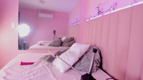 lucianablake online show from April 6, 4:46 am