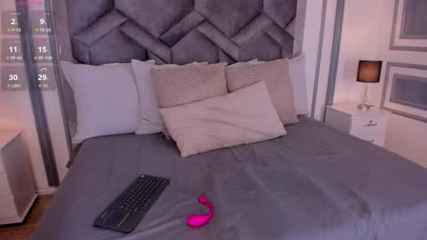    online show from October 28, 7:52 pm