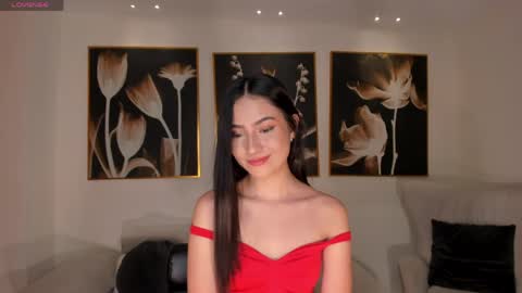 Lucie Martin online show from April 1, 7:33 pm