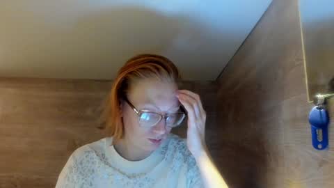 lucky_licky20 online show from February 5, 4:27 am