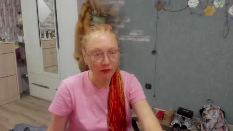 lucky_licky20 online show from December 15, 2:06 am