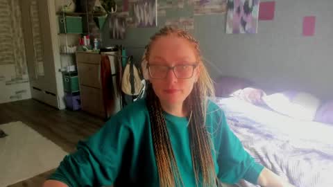 lucky_licky20 online show from May 31, 3:01 am