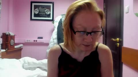 lucky_licky20 online show from February 25, 3:09 am
