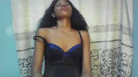 Snapshot of luckymadequeen chatting on January 12, 11:04 pm Gloria online show from January 12, 11:04 pm