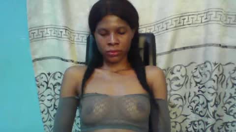 Snapshot of luckymadequeen chatting on March 1, 7:41 am Gloria online show from March 1, 7:41 am