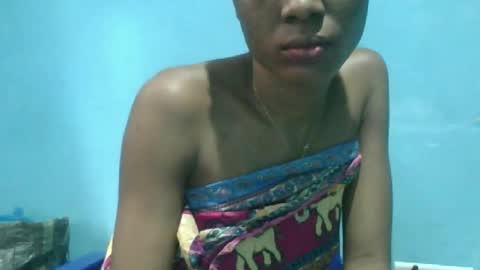 Snapshot of luckymadequeen chatting on October 6, 7:36 am Gloria online show from October 6, 7:36 am